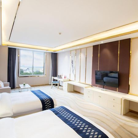 St Hotel Wattay Airport 万象 外观 照片