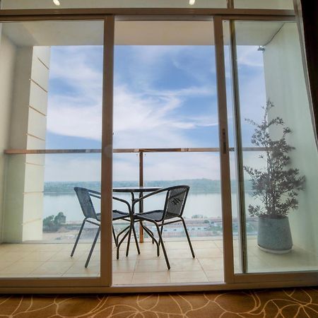 St Hotel Wattay Airport 万象 外观 照片