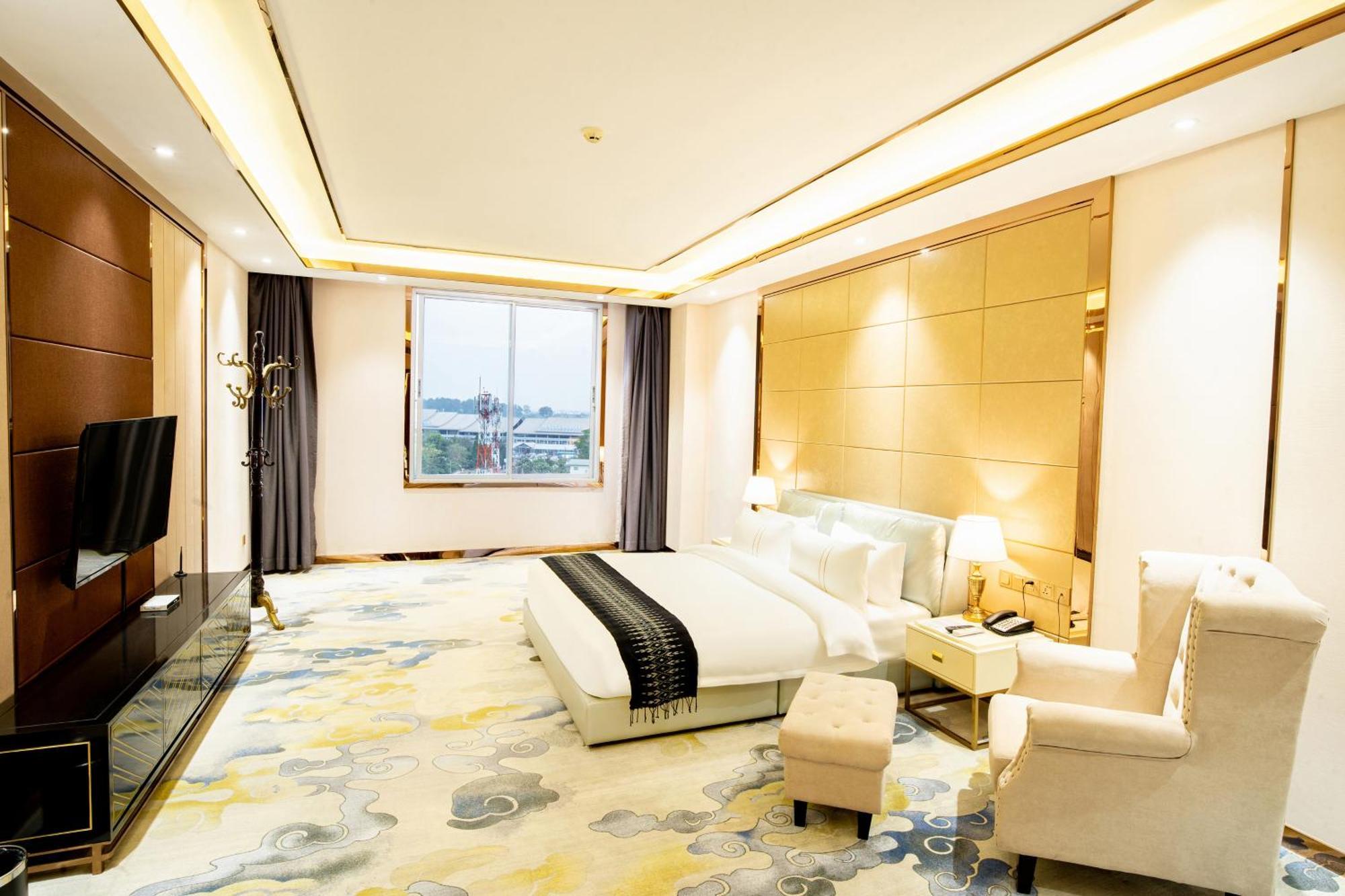 St Hotel Wattay Airport 万象 外观 照片