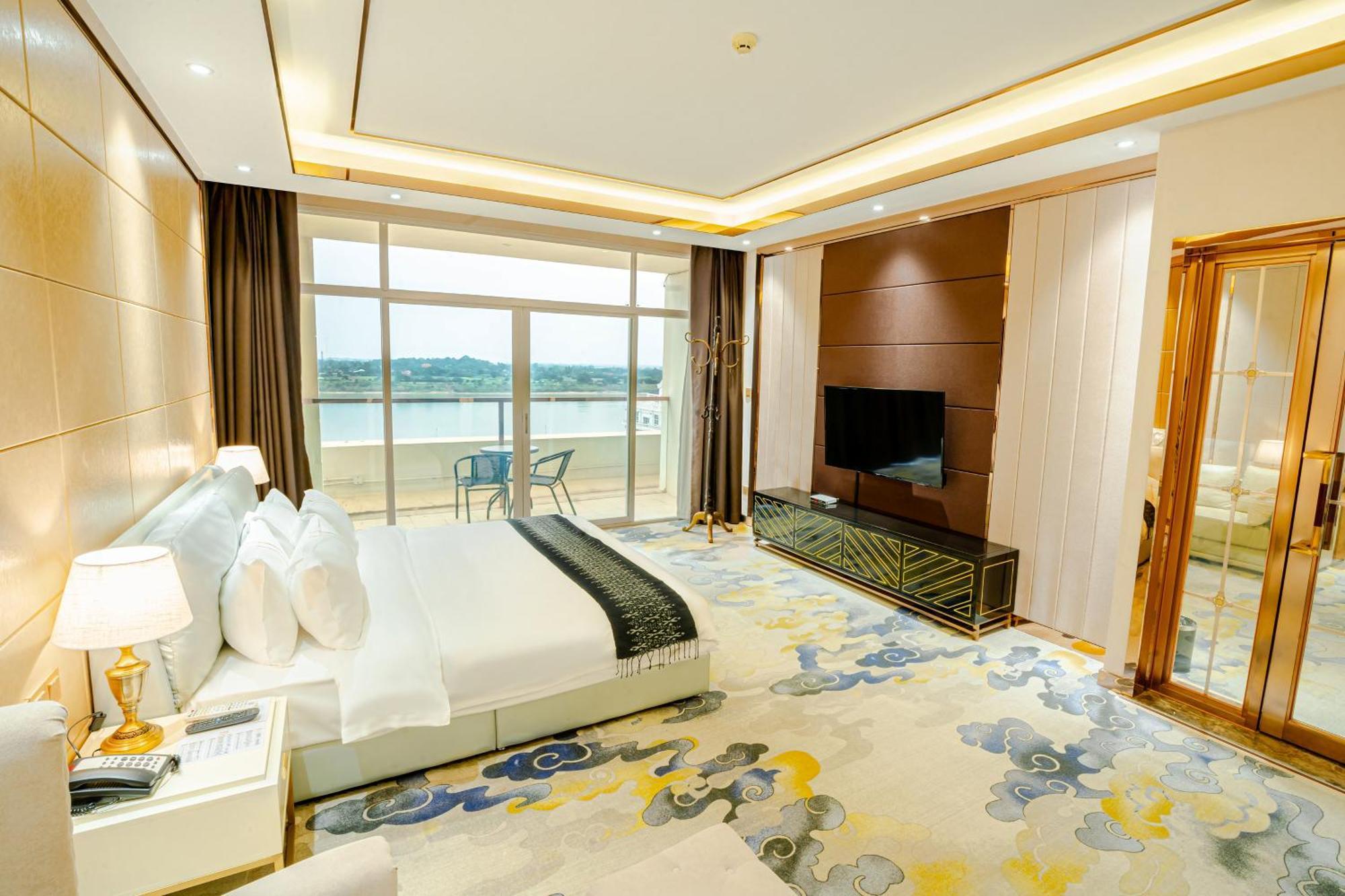 St Hotel Wattay Airport 万象 外观 照片