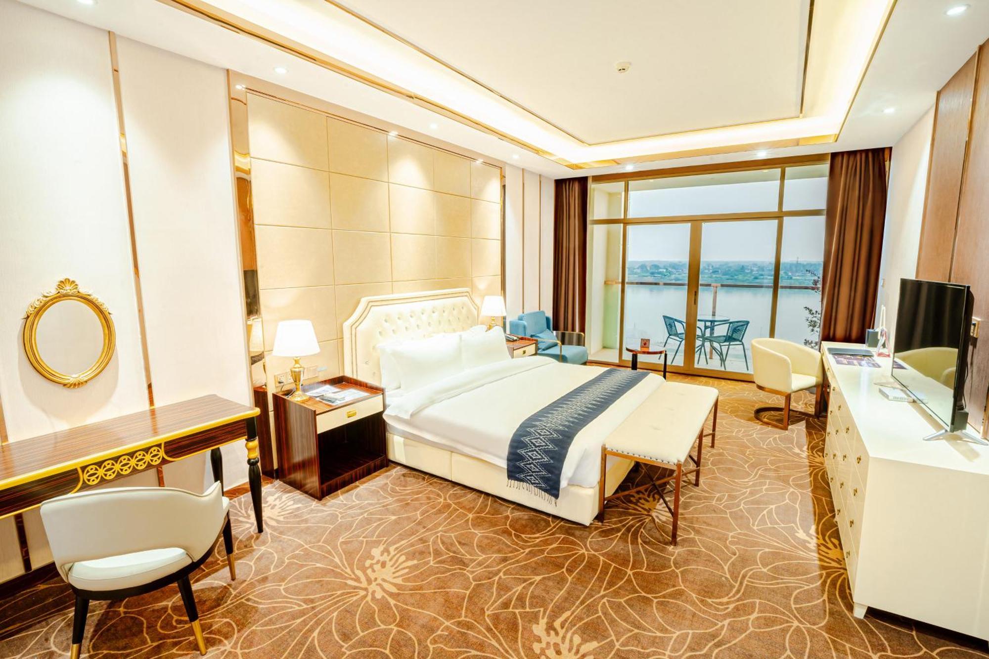 St Hotel Wattay Airport 万象 外观 照片