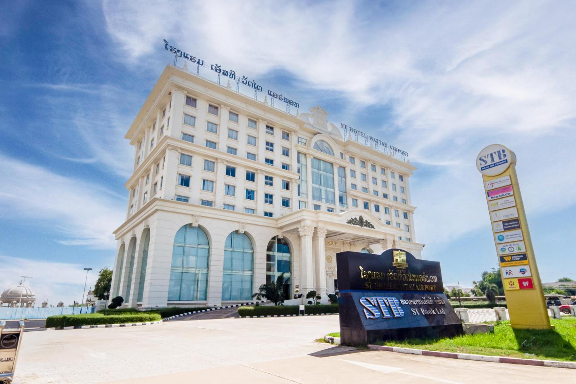 St Hotel Wattay Airport 万象 外观 照片
